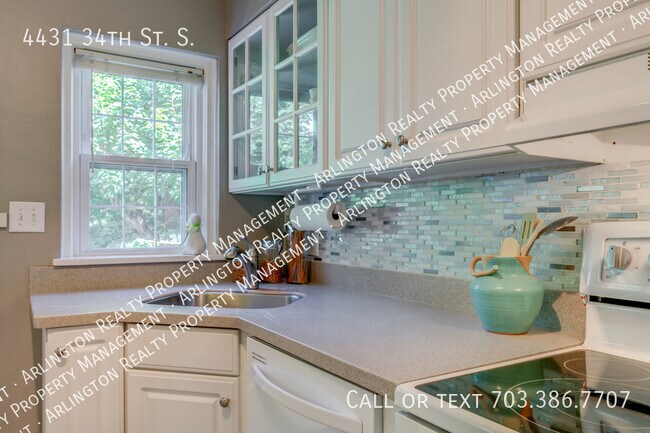 Building Photo - 4431 34th St S