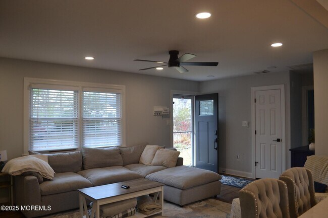 Foto del edificio - 123 Spinnaker Ave