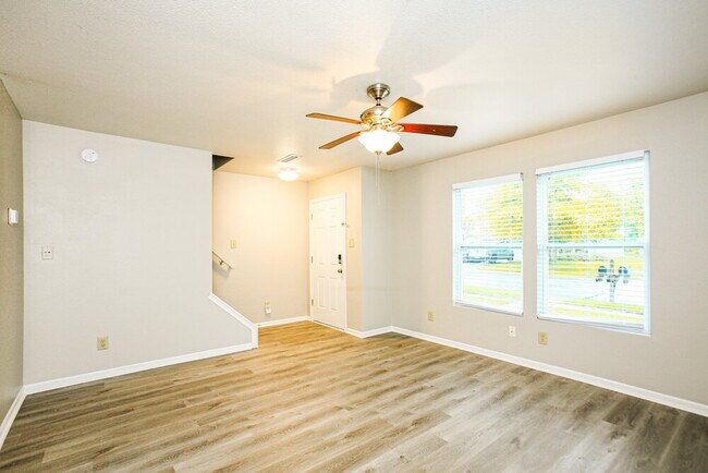 Foto del edificio - 15442 Gallow Ln
