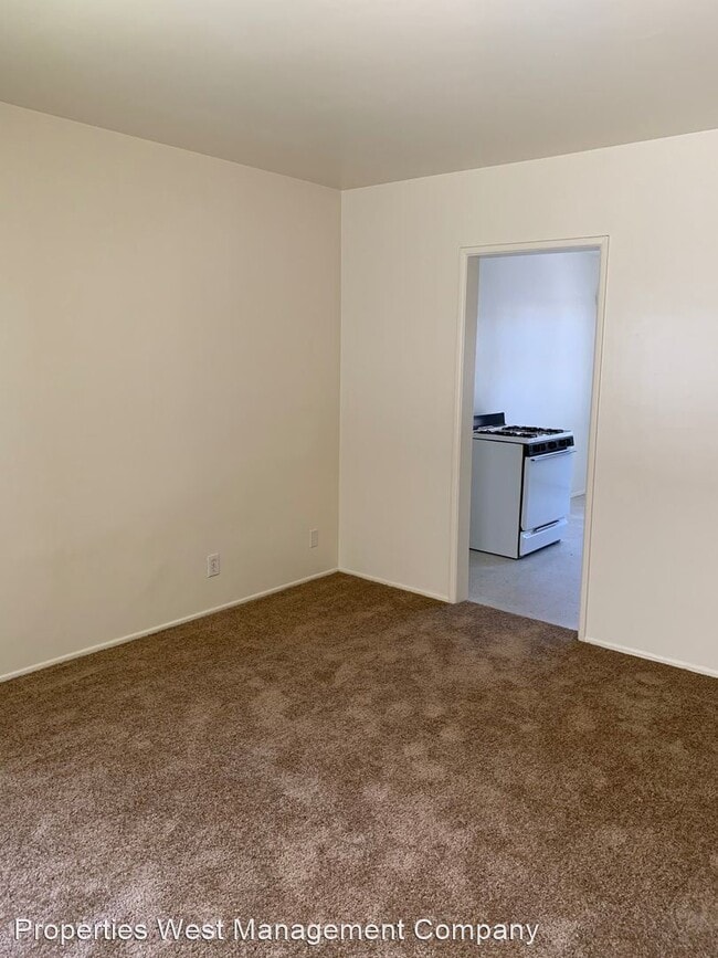 Building Photo - 13916 Hawthorne Way