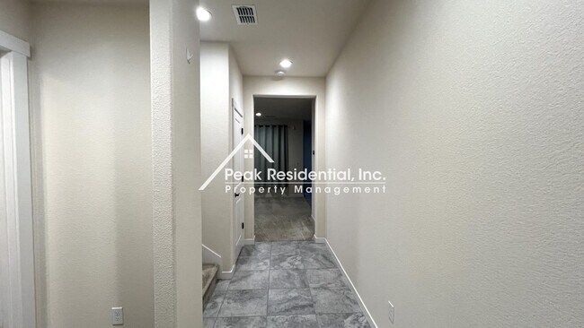 Foto del edificio - Fantastic 3bd/3ba Home near Intel & Folsom...