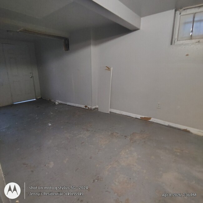 Building Photo - 6404 Myron Ave