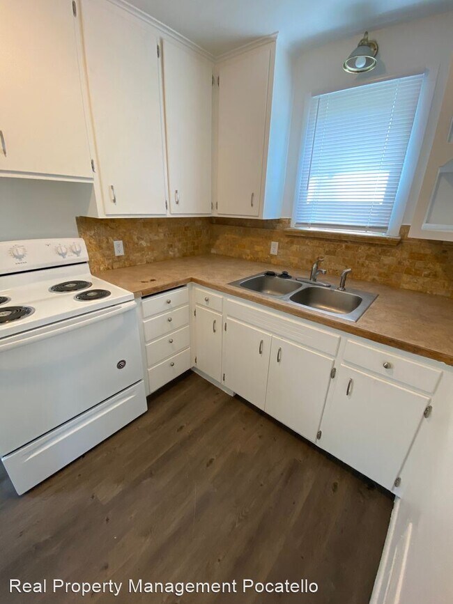Building Photo - 3 br, 1 bath House - 312 Park Ave.