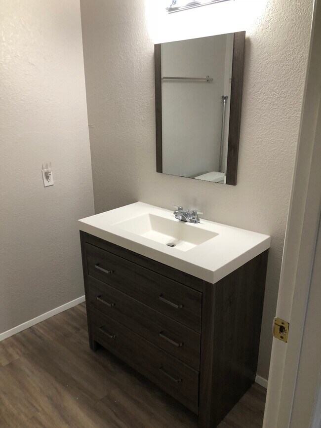 New bathroom fixtures vanity - 10867 Poplar St