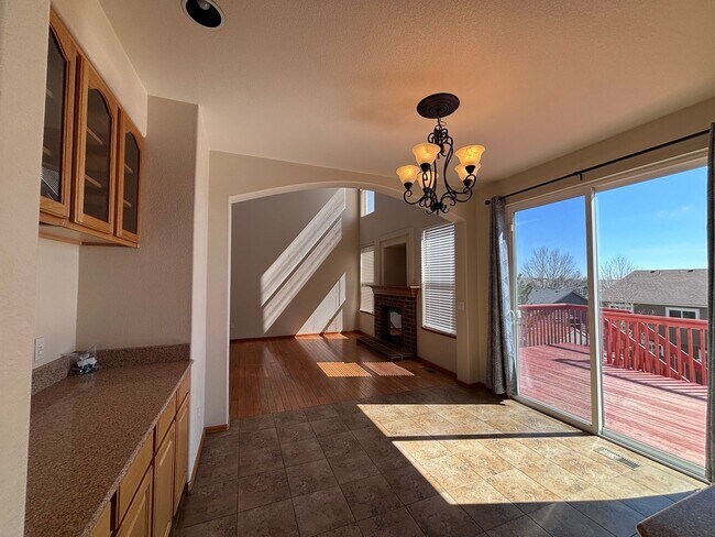 Foto del edificio - 4 Bed 3.5 Bath Home with Air Conditioning! - MileStone Real Estate Services - Available Now!