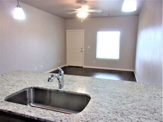 Photo - 2 bed 1 Bath 1 Car Garage Townhome in Del City