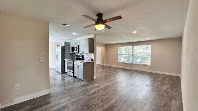 Foto del edificio - 2392 Bal Harbour Dr