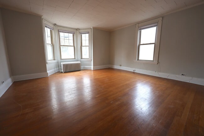 Building Photo - 31 June St