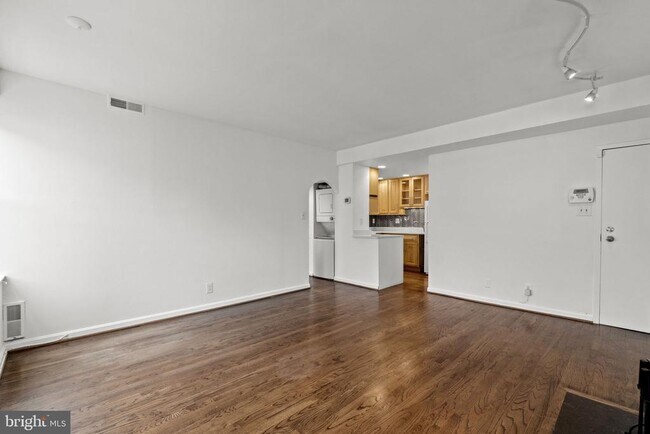 Building Photo - 1736 Willard St NW
