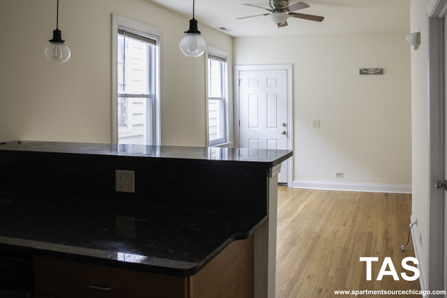 Foto del edificio - 1738 W Altgeld St