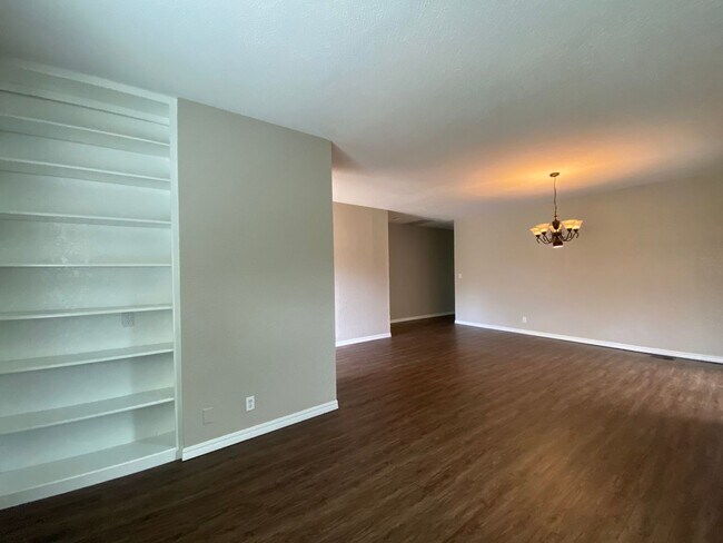 Foto del edificio - COMING SOON: Storybook 3 Bedroom House