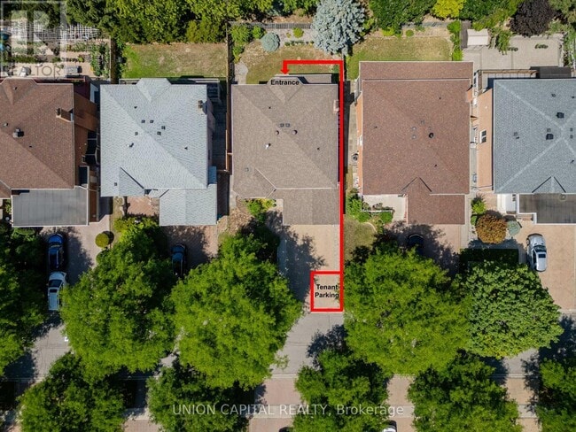 Building Photo - 18 Eton St