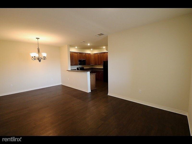 Foto principal - 604 S Riverside Ave