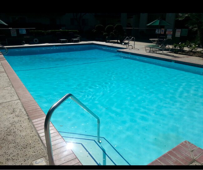 Foto del edificio - 5460 White Oak Ave
