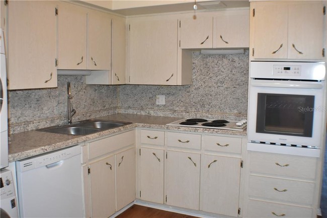 Building Photo - 2331 Finlandia Ln