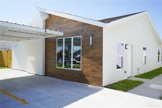 Building Photo - 2113 E San Andrea St