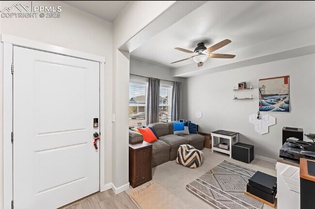 Foto del edificio - Stunning 4BR House in Colorado Springs