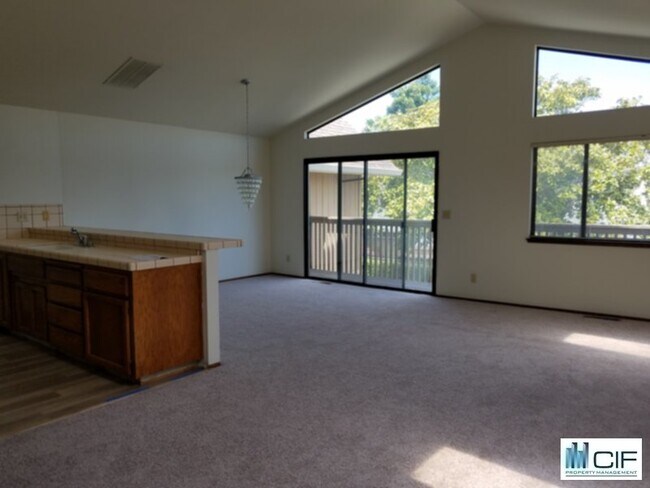 Building Photo - GREAT SANTA CRUZ TOWNHOME - 3090 MARIO COURT