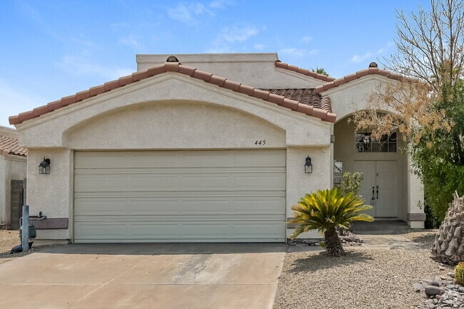 Building Photo - 445 Opal Dr