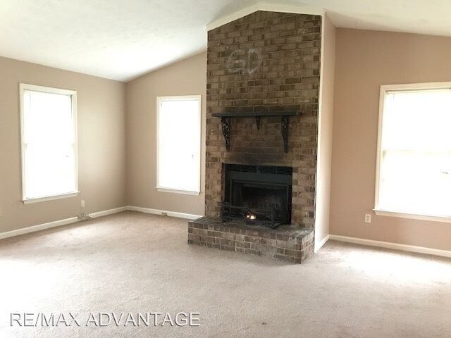 Building Photo - 631 Morton Ct