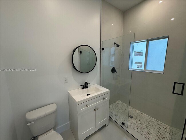 Foto del edificio - 135 NW 60th St