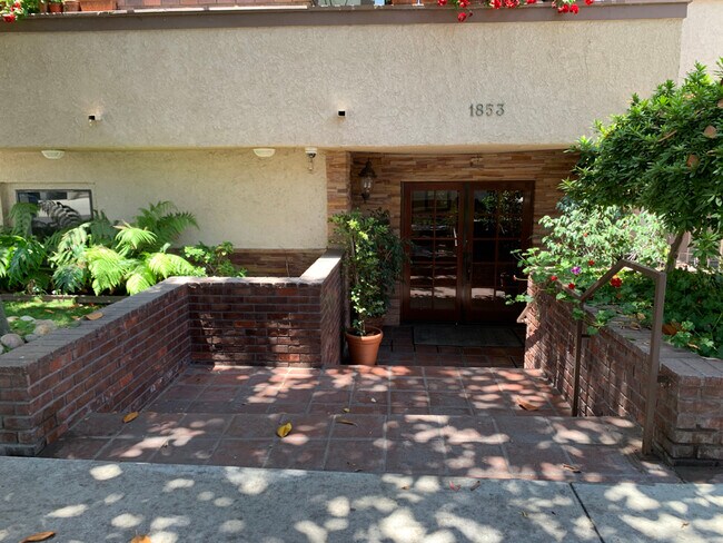 Building Photo - 1853 S Bentley Ave