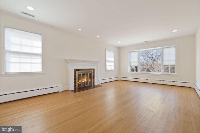 Building Photo - 8509 Meadowlark Ln