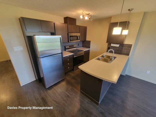 Photo du bâtiment - 1196 Hyndman Rd NW