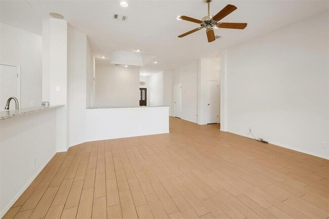 Building Photo - 16610 Pocono Dr