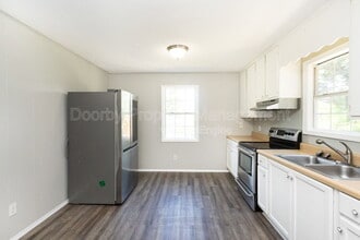 Building Photo - 3916 Blanchard St