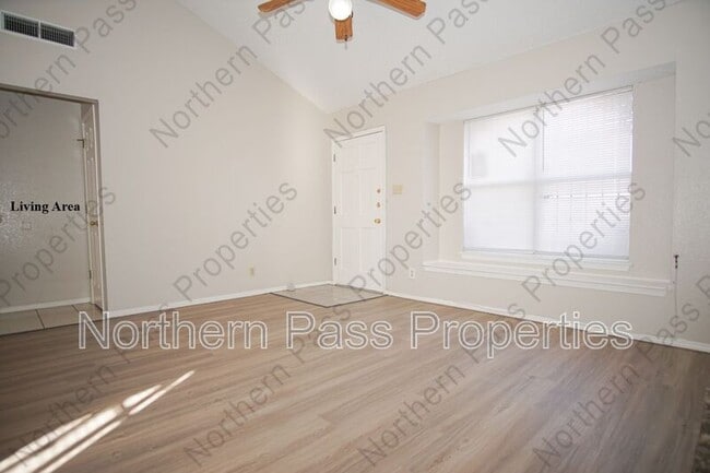 Building Photo - 10661 Obsidian St