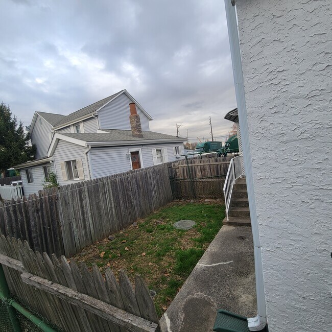 Backyard - 6 Plum St