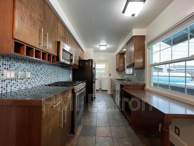 Building Photo - 1412 Naples Pl
