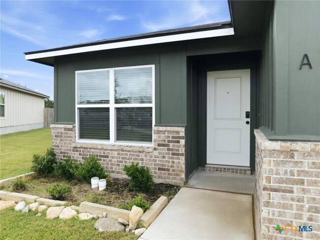 Building Photo - 1247 Concord Dr