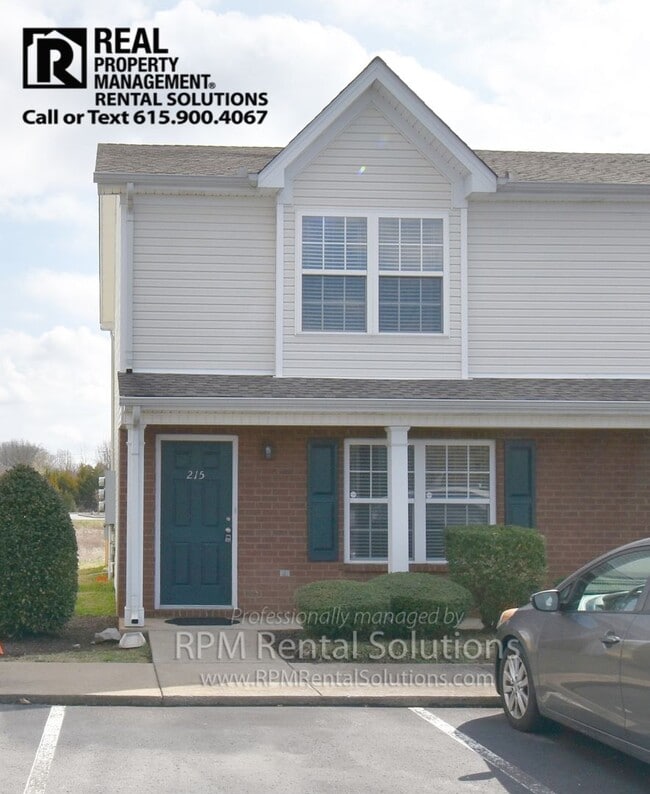 Adorable 2BR/2.5BA townhome in Murfreesboro, close to I-24! - Adorable 2BR/2.5BA townhome in Murfreesboro, close to I-24!