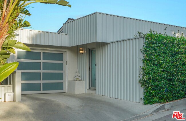 Foto del edificio - 2190 Beech Knoll Rd