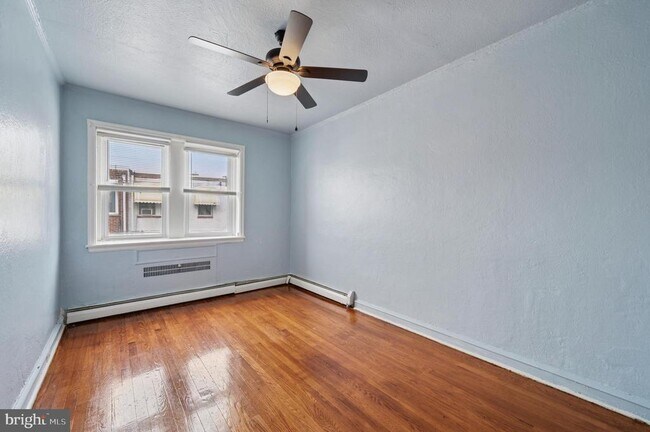 Foto del edificio - 5200 W Montgomery Ave