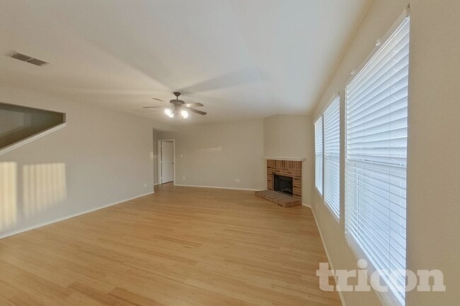 Building Photo - 216 Rambling Way