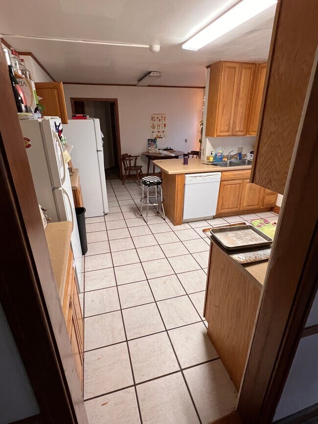 Kitchen - 1129 Mound St