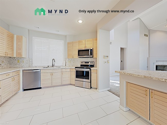 Building Photo - 2 br, 2 bath Townhome - 8541 Heather Downs Dr