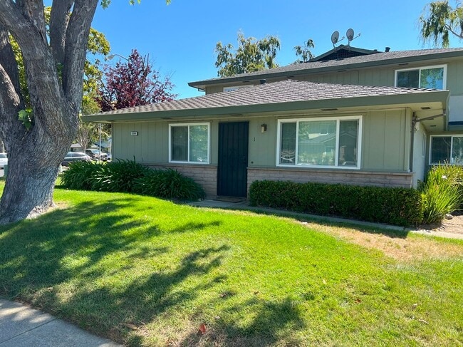 DESIREABLE UNION CITY NEIGHBORHOOD BEAUTIF... - DESIREABLE UNION CITY NEIGHBORHOOD BEAUTIF... House
