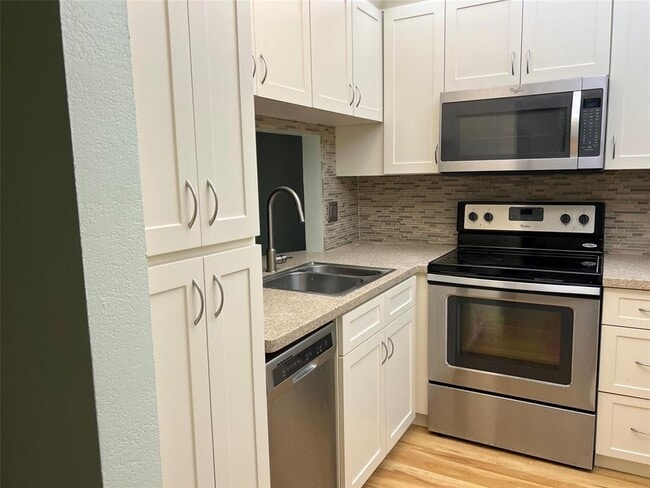 Building Photo - 9311 Orange Grove Dr