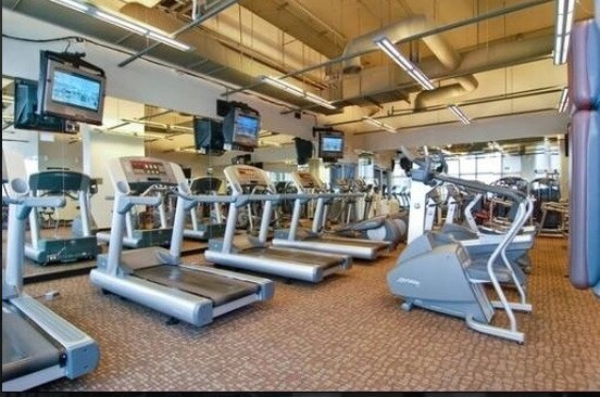 Foto del edificio - 655 W Irving Park Rd