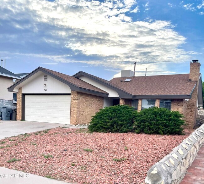 Foto del edificio - 761 Dorsey Dr