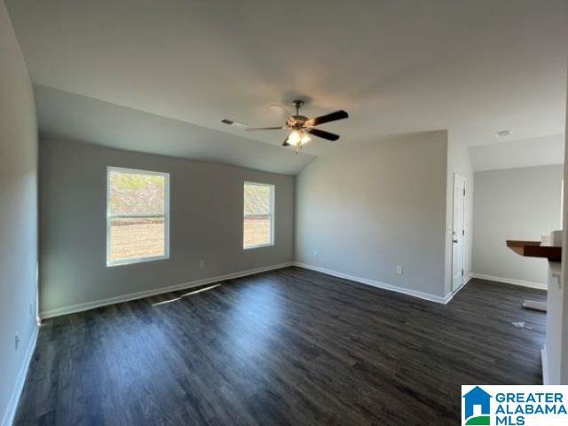 Foto del edificio - 635 Woodland Crest