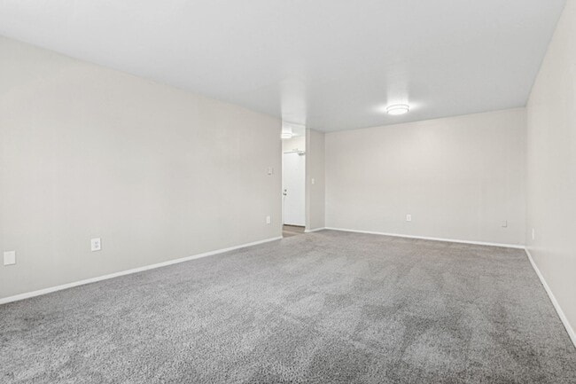 Building Photo - Country Chalet