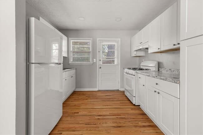Building Photo - 190 Opal Dr