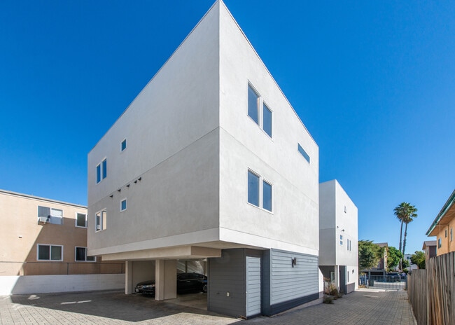 Foto del edificio - 635 N Harvard Blvd