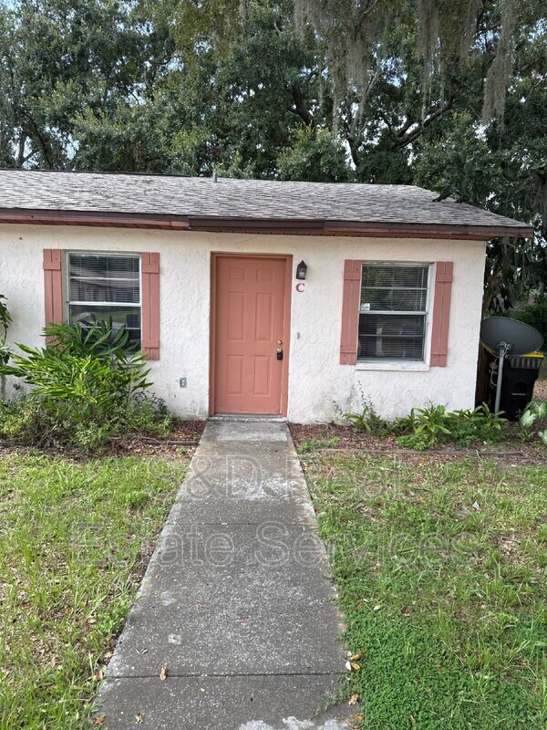 Foto principal - 3010 Allred Dr