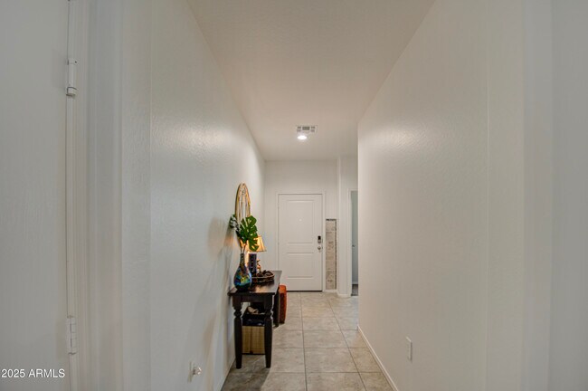 Building Photo - 5267 E Diatomite Dr